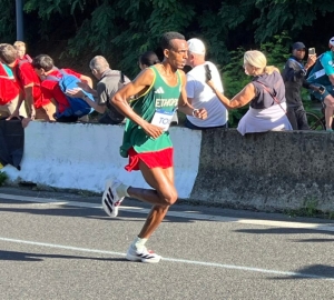 High-end running gear or budget alternatives: How runners are breaking records without breaking the bank