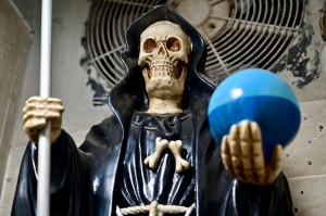 Ecuadoran drug gangs turn to death saint for protection