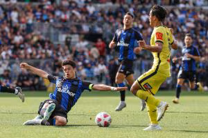 Auckland FC captain Sakai signs with the club for another year