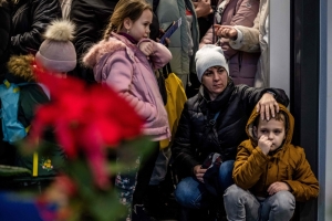 Ukrainians waiting for peace before having children