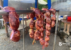 Traditional Cham sausage ‘tongmo’ becomes a Ramadan favourite in Kota Baru