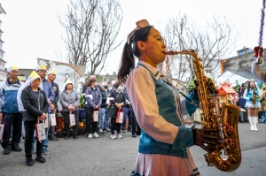 All-women marching band livens up Taiwanese funerals