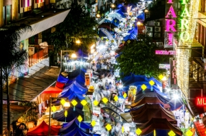Non-stop shopping fiesta, or live performances? Find something you like in these seven Raya bazaars in Klang Valley