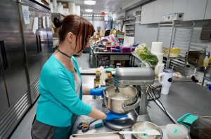 In US, a pastry chef attempts to crack an egg-free menu