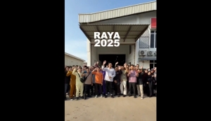 Entrepreneur influencer Khairul Aming is hailed as ‘boss of the year’ due to (again) being super generous to staff during Raya (VIDEO)