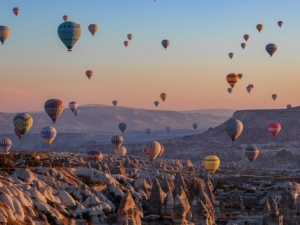 Up, up, and away: Turkey sets record with over 933,000 hot-air balloon tourists in 2024