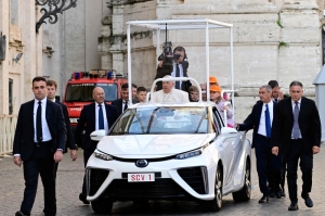 Saving lives even after death: Pope Francis sends popemobile to Gaza as children’s clinic