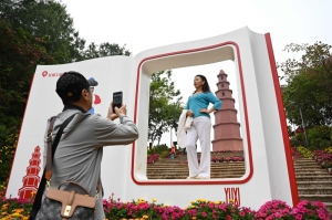 Tourists and tar in Yuxi, a town built on cigarettes in China’s tobacco heartland