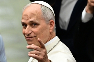 Hashtag blessed: Prolific poster Leo XIV goes ‘live’ on papal accounts with ‘Peace be with you’