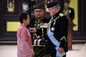 ‘I feel like crying’: Malaysia’s first court sign interpreter Tan Lee Bee receives AMN after decades of silent service