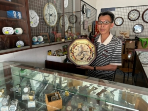 Ipoh’s last watch repairmen fight to keep a fading craft ticking