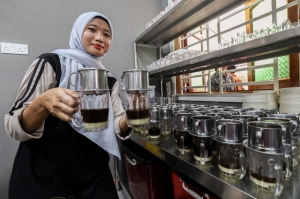 Drip by drip, Johor’s ‘Kopi Tenggek’ reclaims its place among coffee icons
