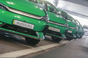 Can you hail a Grab EV outside KLIA? It’s luck of the draw, but here’s how