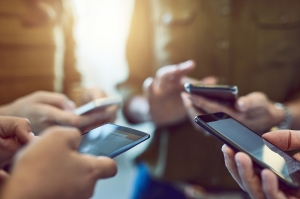 Study finds smartphone bans in Dutch schools improved focus